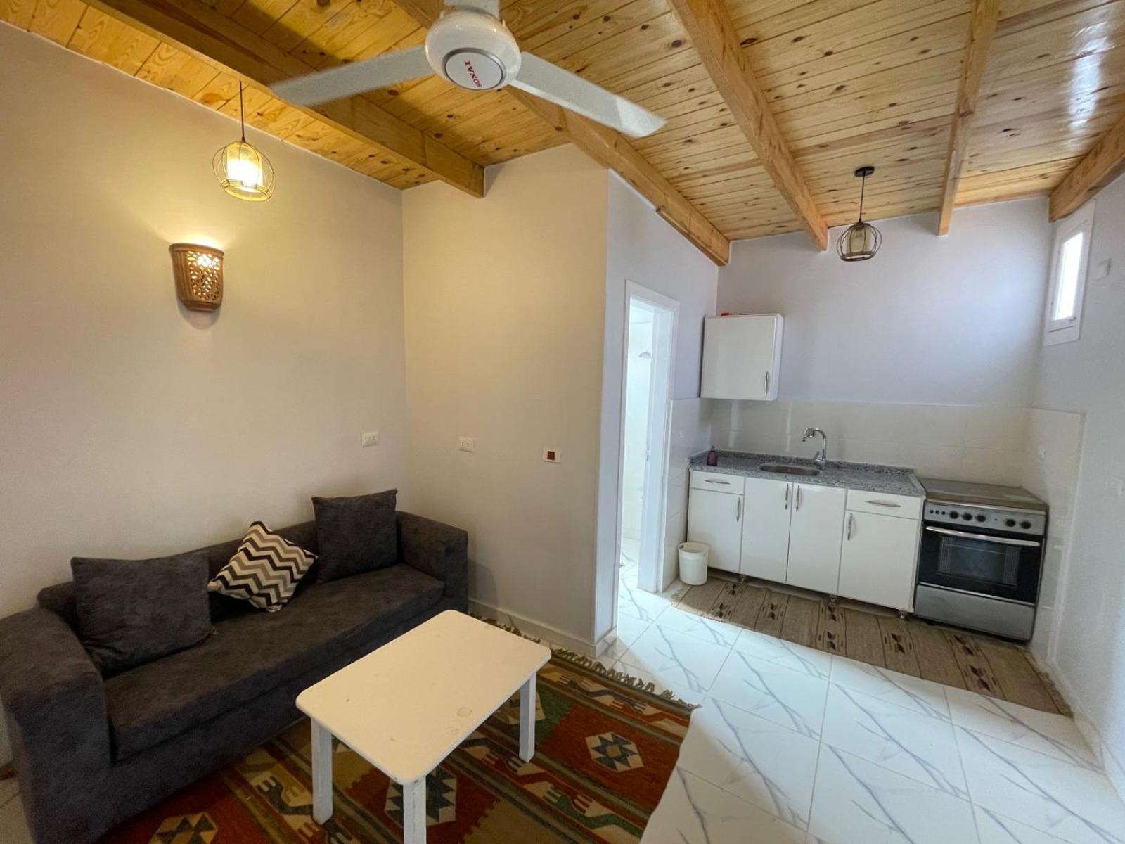 Nefertarie Guest House 樂蜀 外观 照片